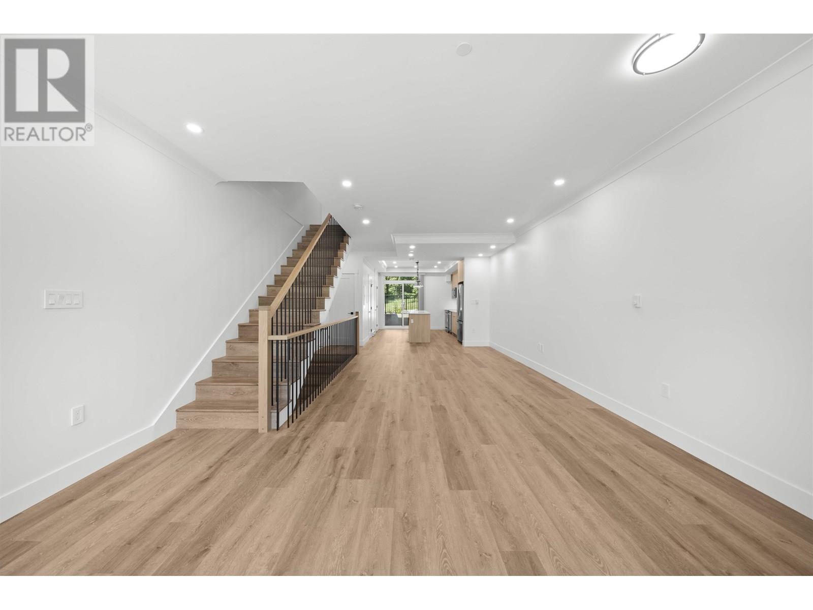 43 E Eighth Avenue, New Westminster, British Columbia  V3L 4J4 - Photo 3 - R3014153