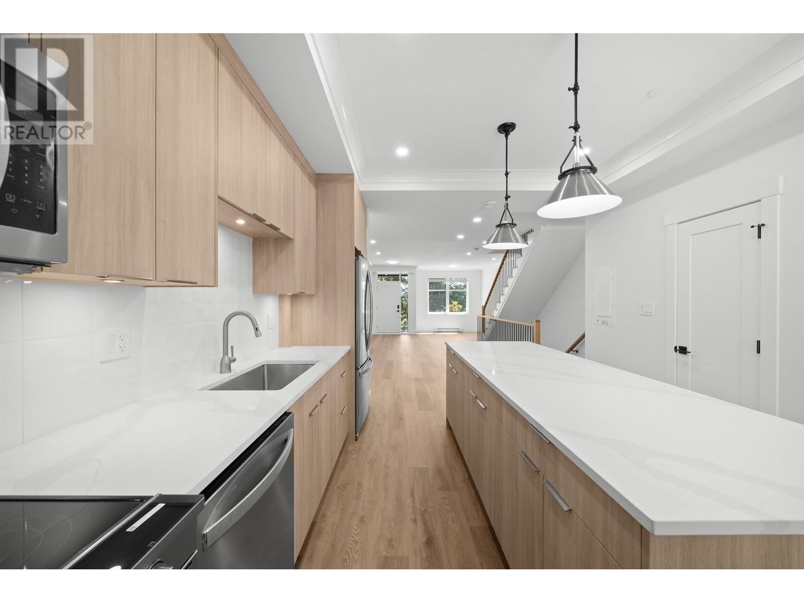 43 E Eighth Avenue, New Westminster, British Columbia  V3L 4J4 - Photo 7 - R3014153