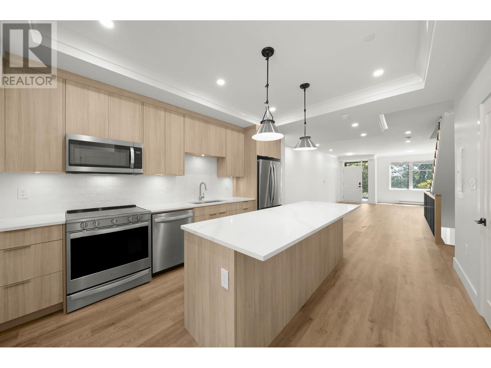 43 E Eighth Avenue, New Westminster, British Columbia  V3L 4J4 - Photo 8 - R3014153
