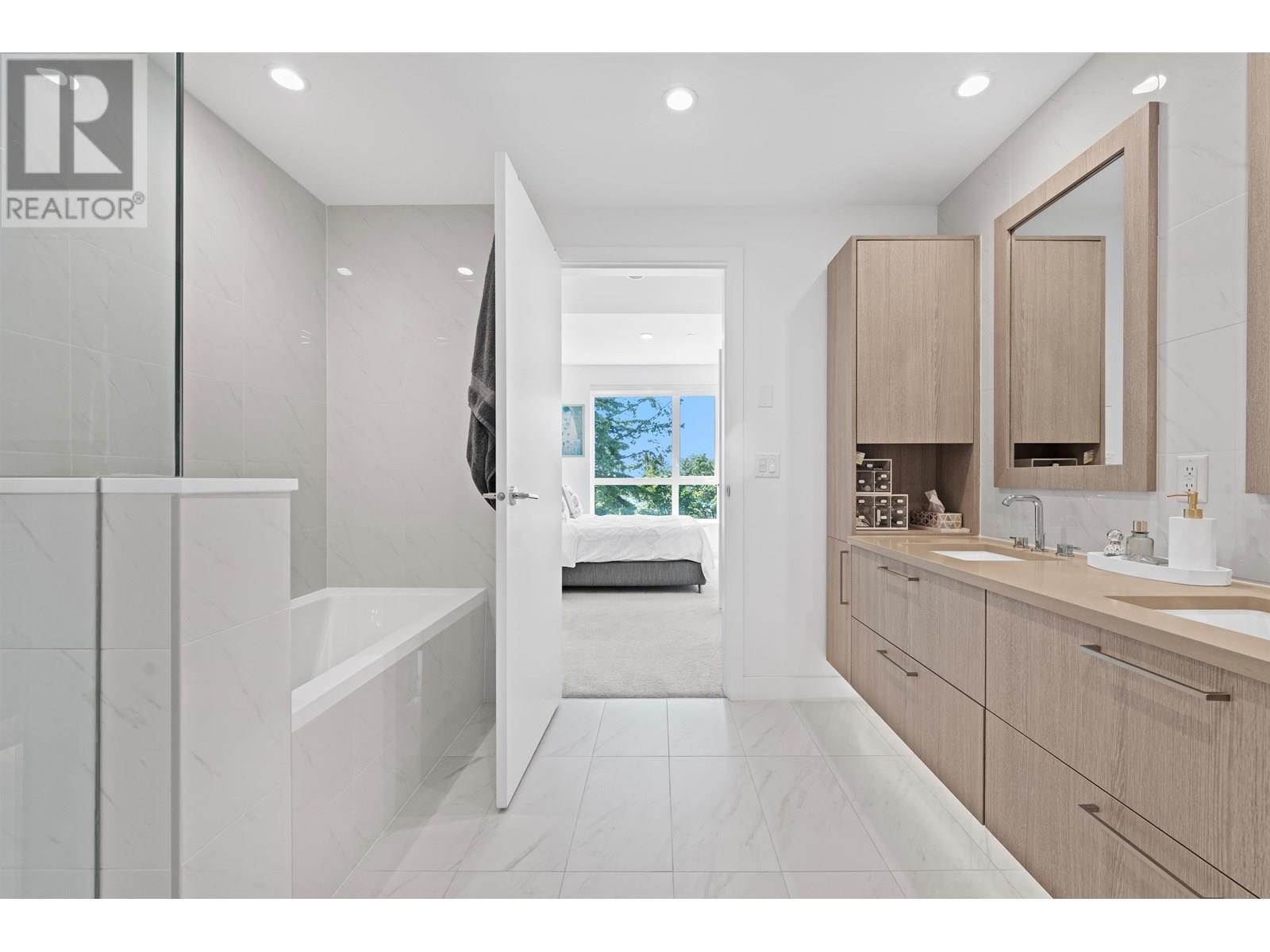 305 747 E 3rd Street, North Vancouver, British Columbia  V7L 1G8 - Photo 22 - R3014157