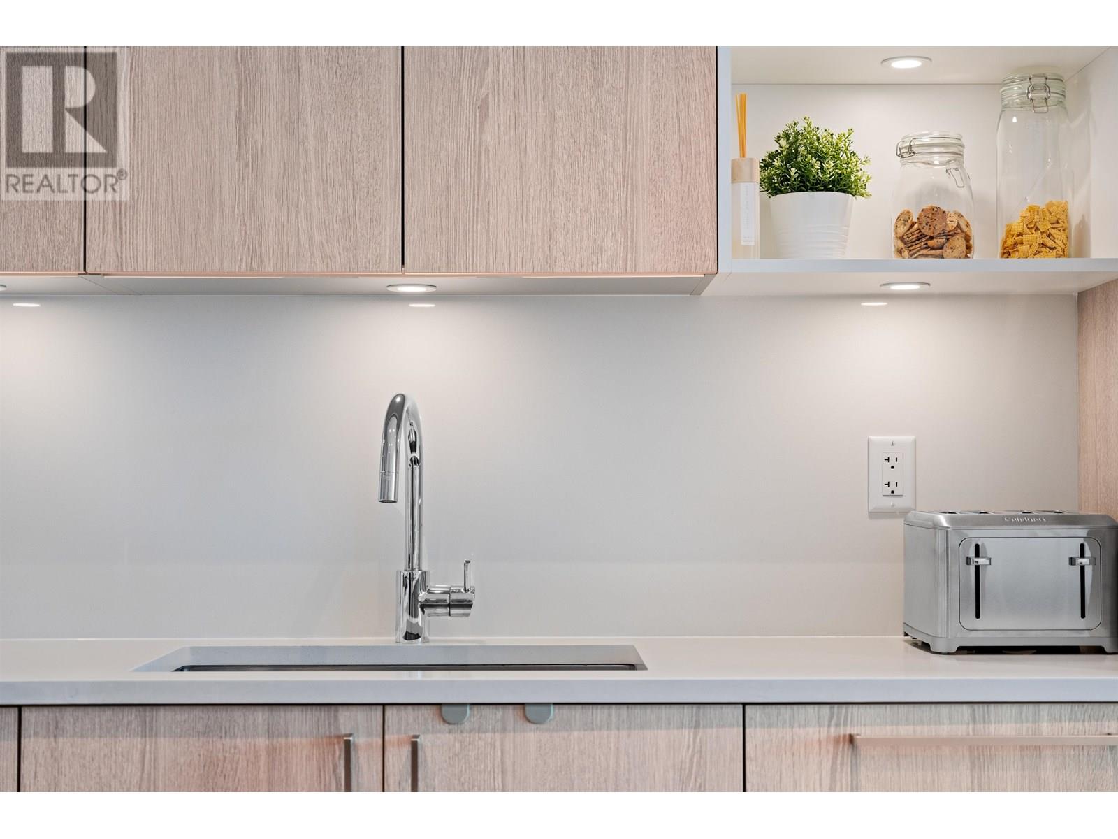 305 747 E 3rd Street, North Vancouver, British Columbia  V7L 1G8 - Photo 8 - R3014157