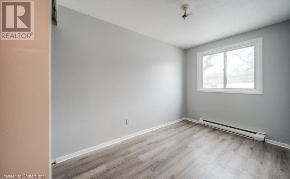1200 Courtland Avenue E Unit# 35, Kitchener, Ontario  N2C 1K7 - Photo 3 - 40740058