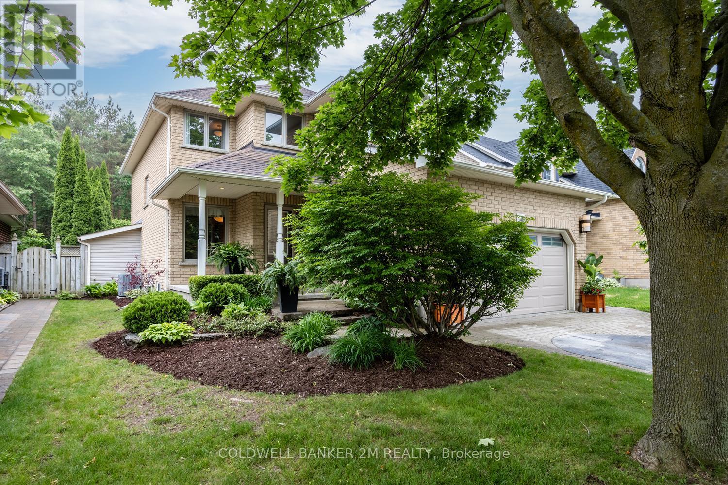 348 Ryerson Crescent, Oshawa, Ontario  L1G 8B6 - Photo 2 - E12212220