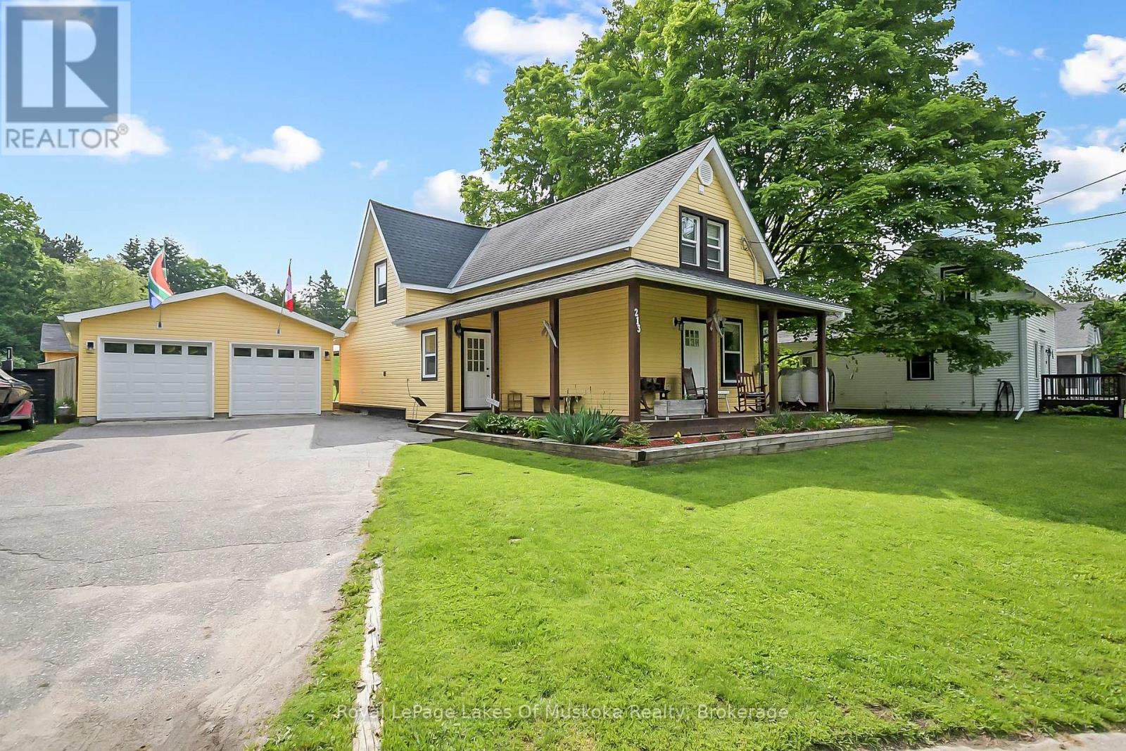 213 Woodchester Avenue, Bracebridge, Ontario  P1L 1H8 - Photo 2 - X12212218