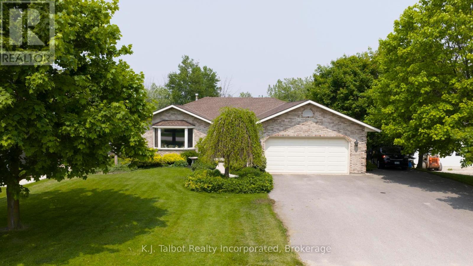 386 TEMPLETON STREET, North Huron, Ontario