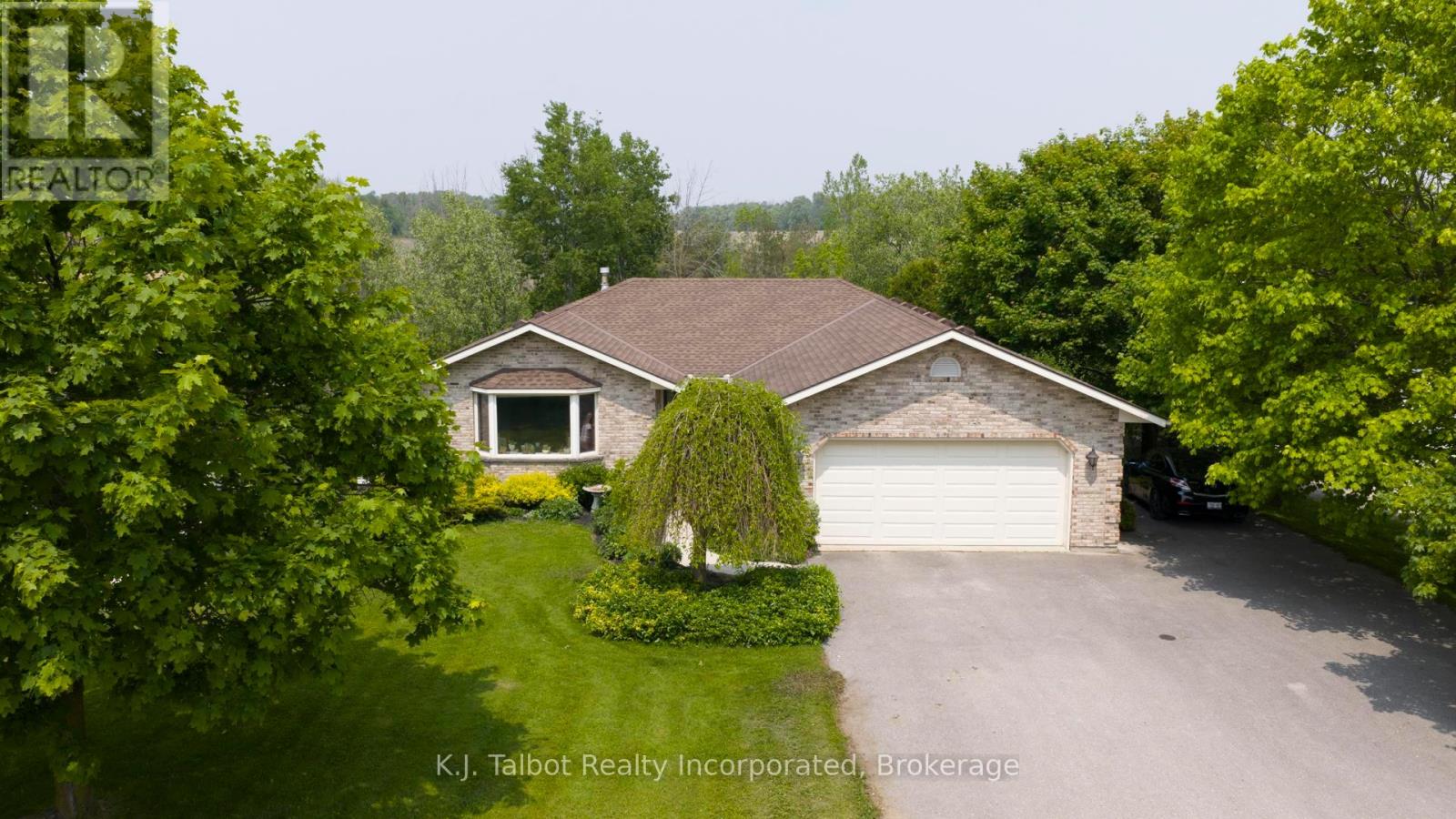 386 Templeton Street, North Huron, Ontario  N0M 1H0 - Photo 2 - X12212253