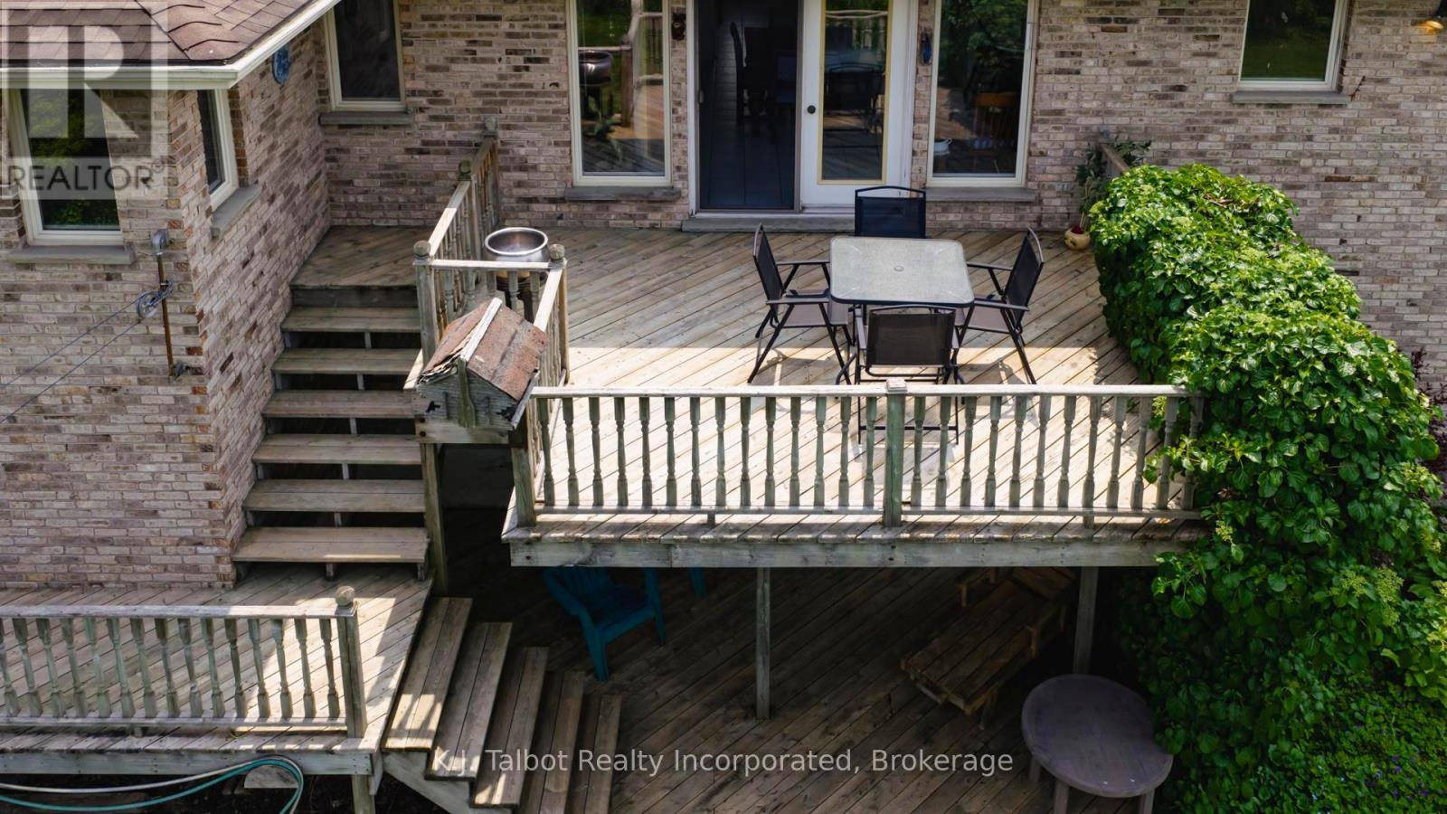 386 Templeton Street, North Huron, Ontario  N0M 1H0 - Photo 4 - X12212253