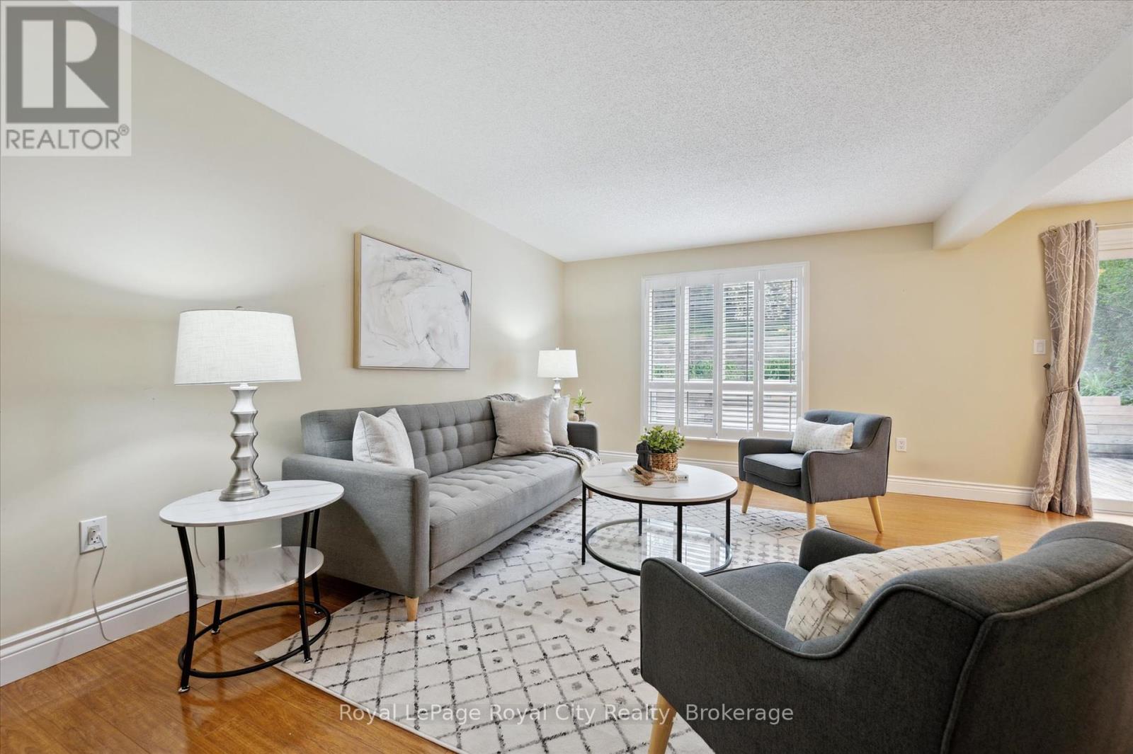 407 Otterbein Road, Kitchener, Ontario  N2B 3V8 - Photo 10 - X12212292
