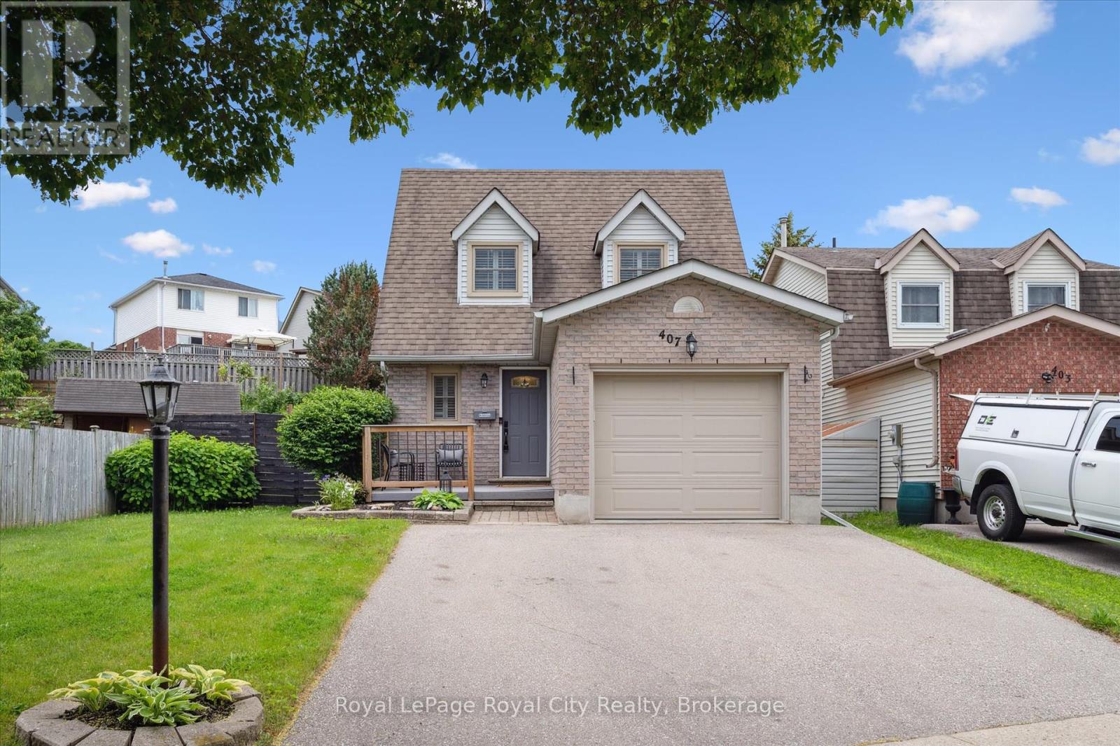 407 Otterbein Road, Kitchener, Ontario  N2B 3V8 - Photo 2 - X12212292