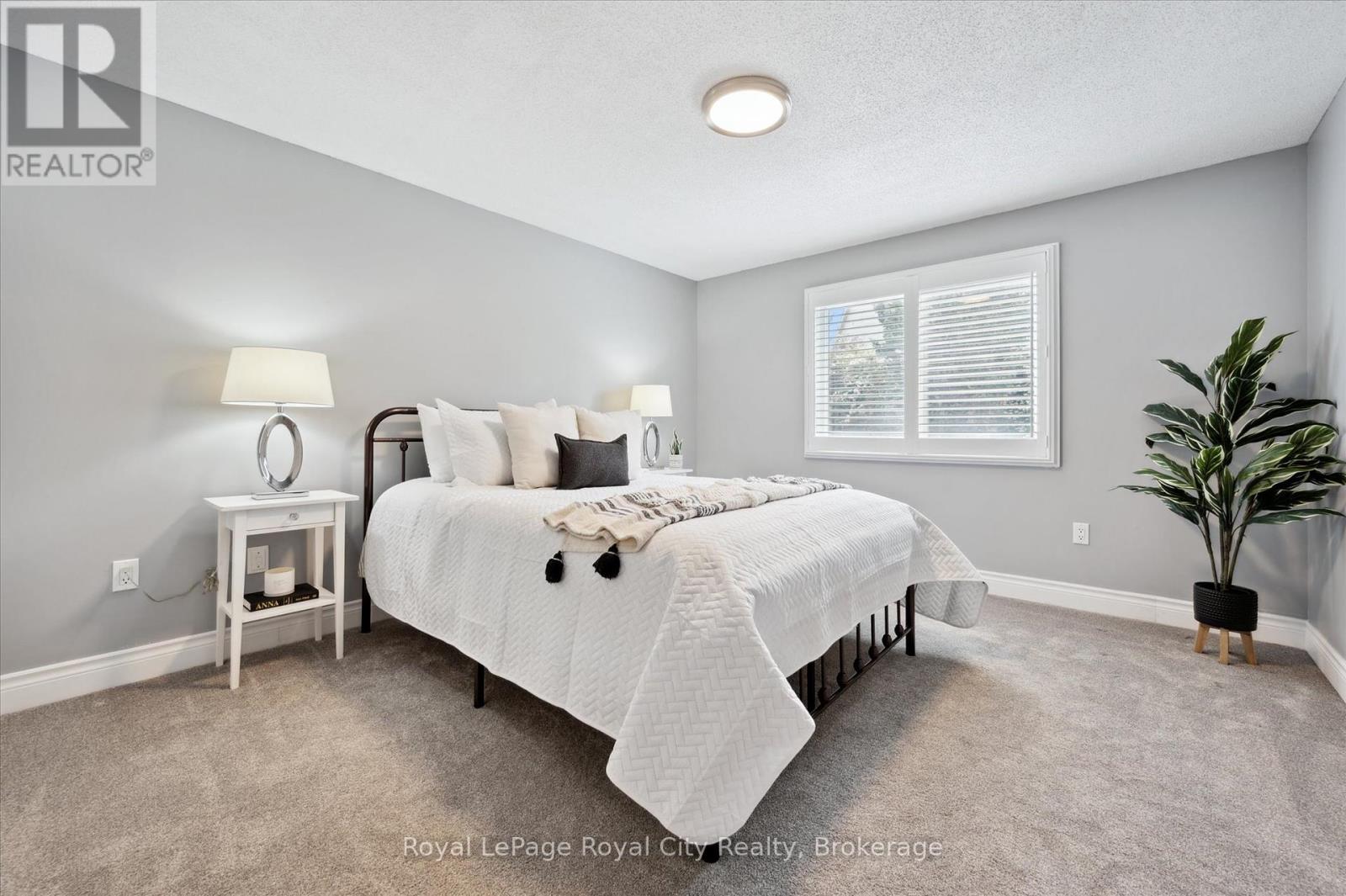 407 Otterbein Road, Kitchener, Ontario  N2B 3V8 - Photo 22 - X12212292