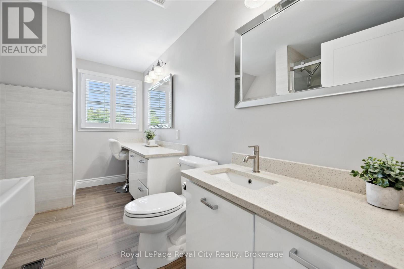 407 Otterbein Road, Kitchener, Ontario  N2B 3V8 - Photo 24 - X12212292