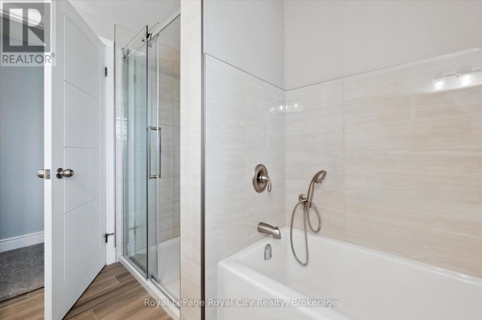 407 Otterbein Road, Kitchener, Ontario  N2B 3V8 - Photo 25 - X12212292
