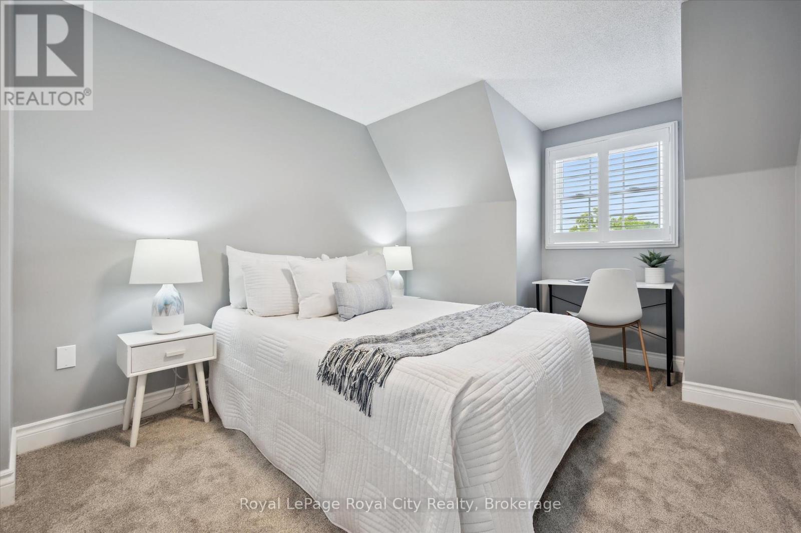 407 Otterbein Road, Kitchener, Ontario  N2B 3V8 - Photo 28 - X12212292