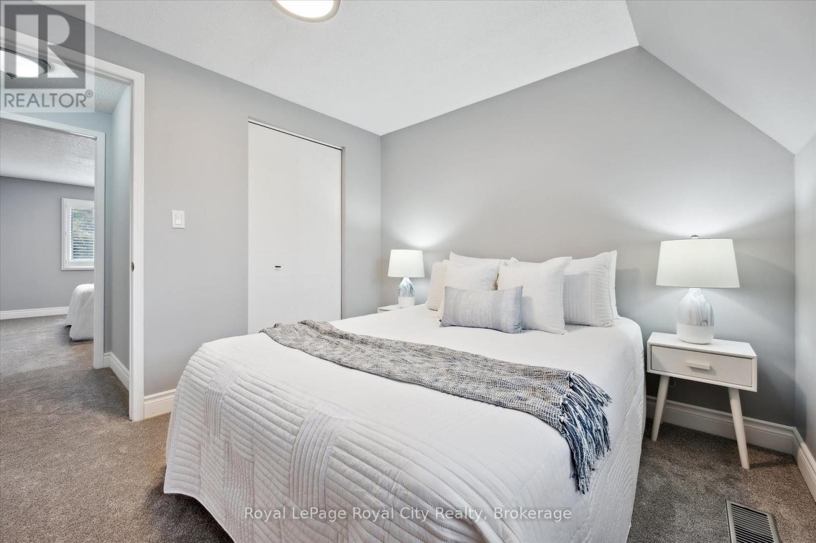 407 Otterbein Road, Kitchener, Ontario  N2B 3V8 - Photo 29 - X12212292