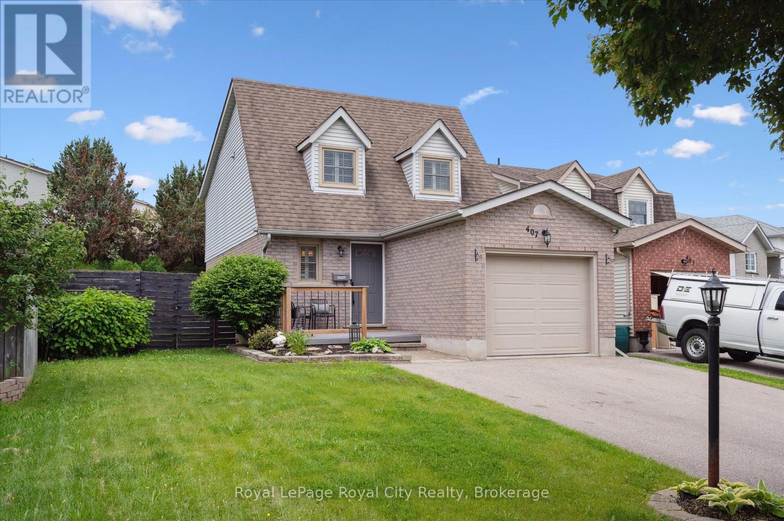 407 Otterbein Road, Kitchener, Ontario  N2B 3V8 - Photo 3 - X12212292