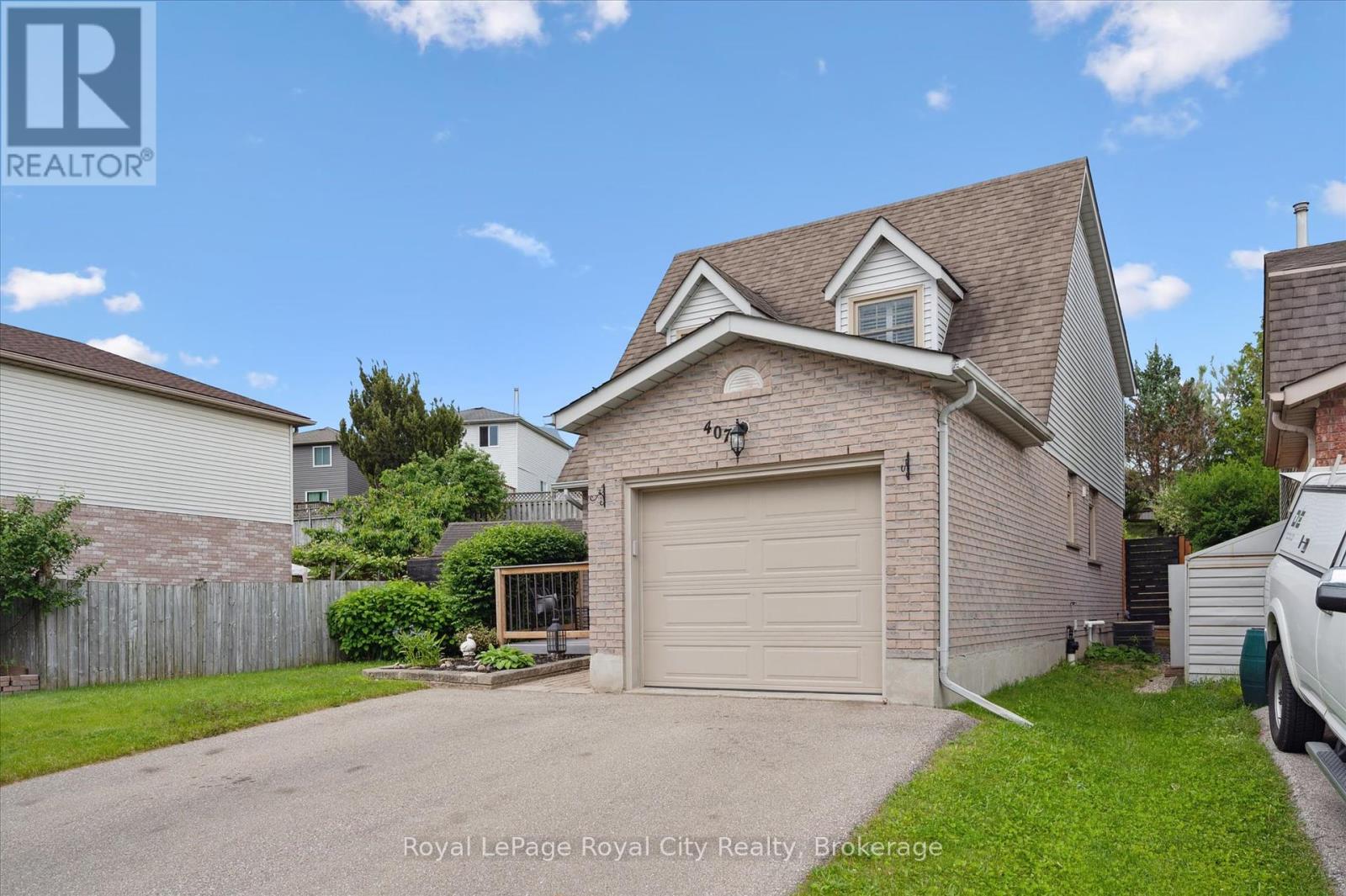 407 Otterbein Road, Kitchener, Ontario  N2B 3V8 - Photo 4 - X12212292