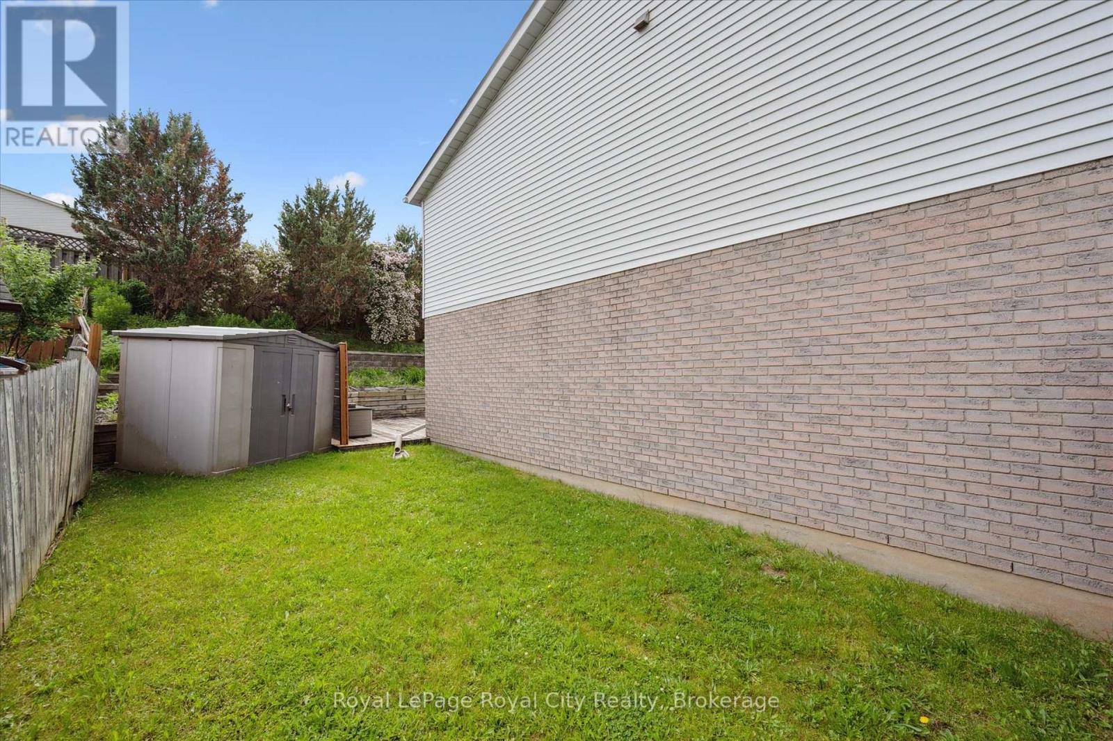 407 Otterbein Road, Kitchener, Ontario  N2B 3V8 - Photo 40 - X12212292