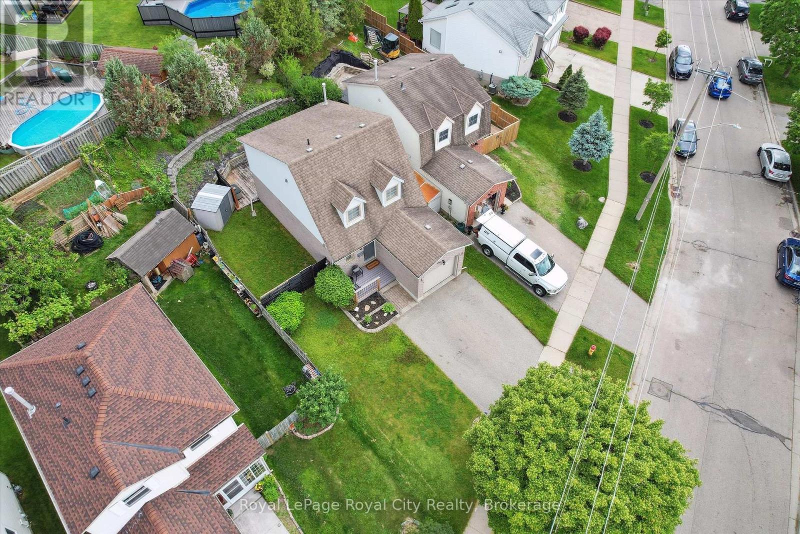 407 Otterbein Road, Kitchener, Ontario  N2B 3V8 - Photo 41 - X12212292