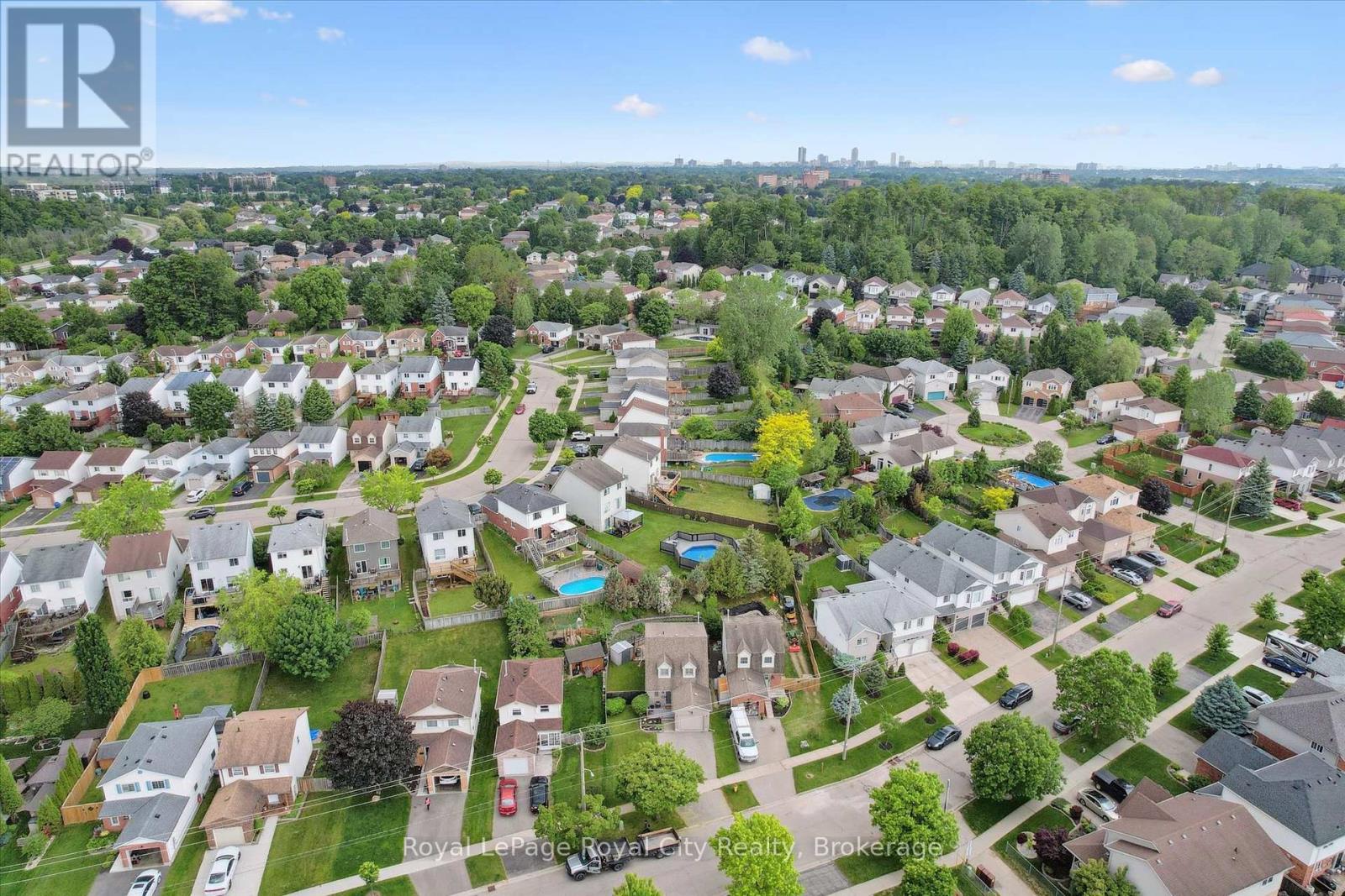 407 Otterbein Road, Kitchener, Ontario  N2B 3V8 - Photo 42 - X12212292