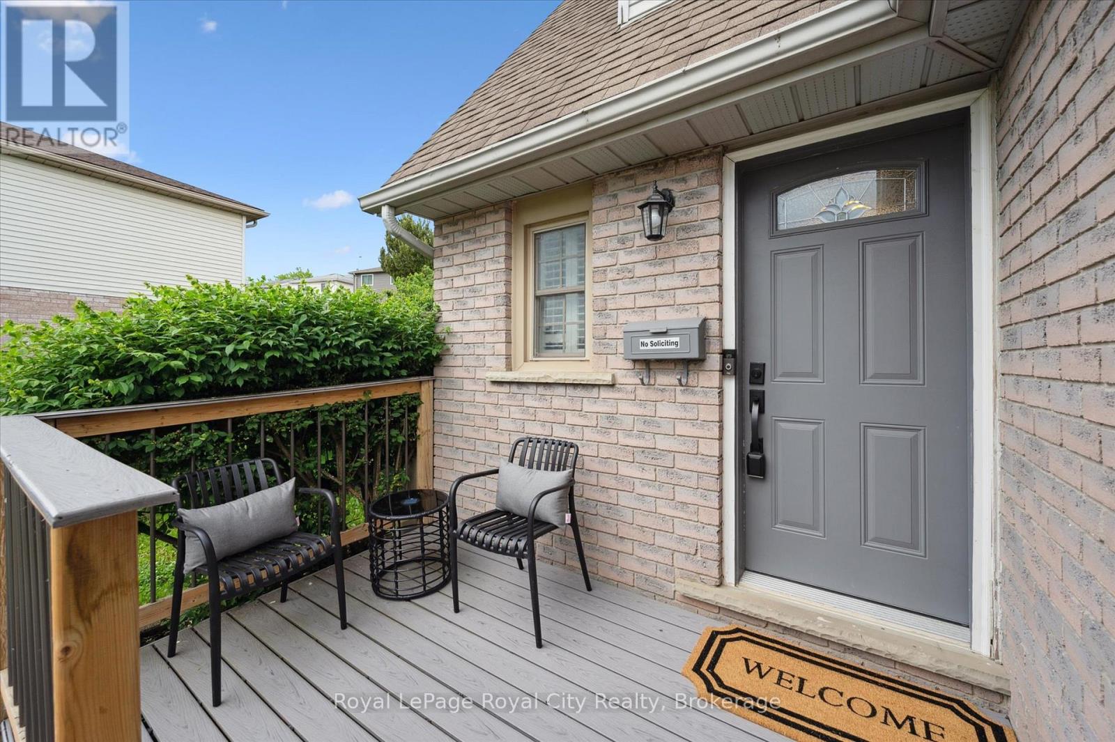407 Otterbein Road, Kitchener, Ontario  N2B 3V8 - Photo 6 - X12212292