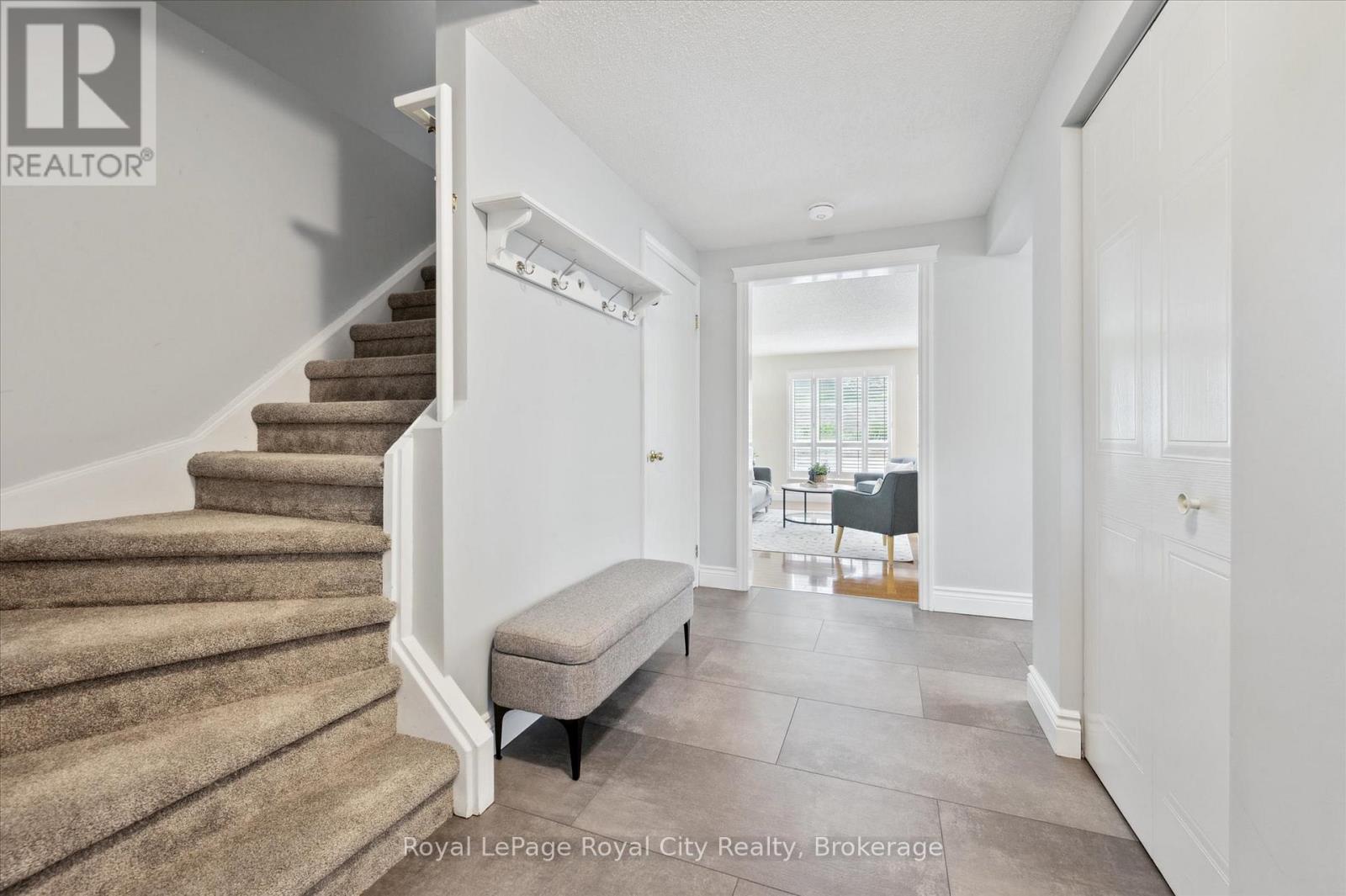 407 Otterbein Road, Kitchener, Ontario  N2B 3V8 - Photo 8 - X12212292