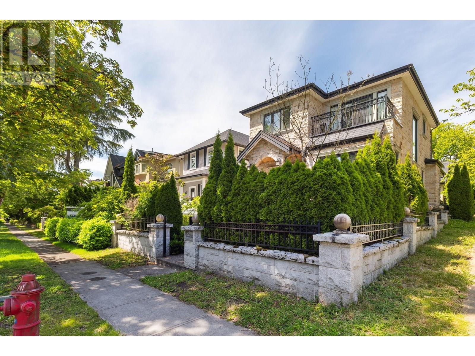 3201 W 39th Avenue, Vancouver, British Columbia  V6N 2Z9 - Photo 2 - R3014139