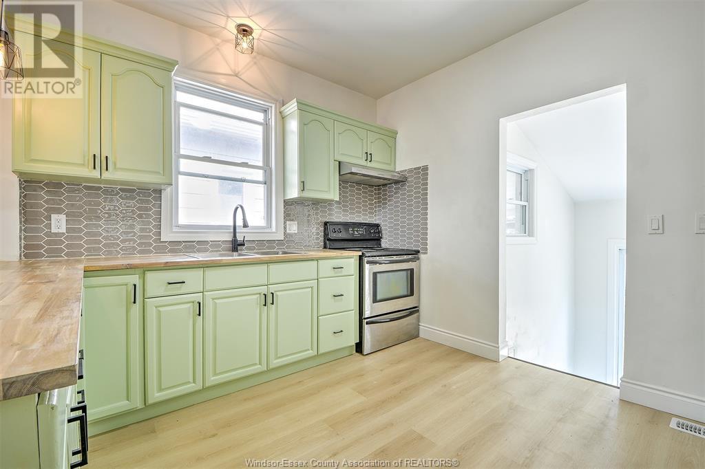 886 Lincoln, Windsor, Ontario  N9Y 2H1 - Photo 7 - 25012466