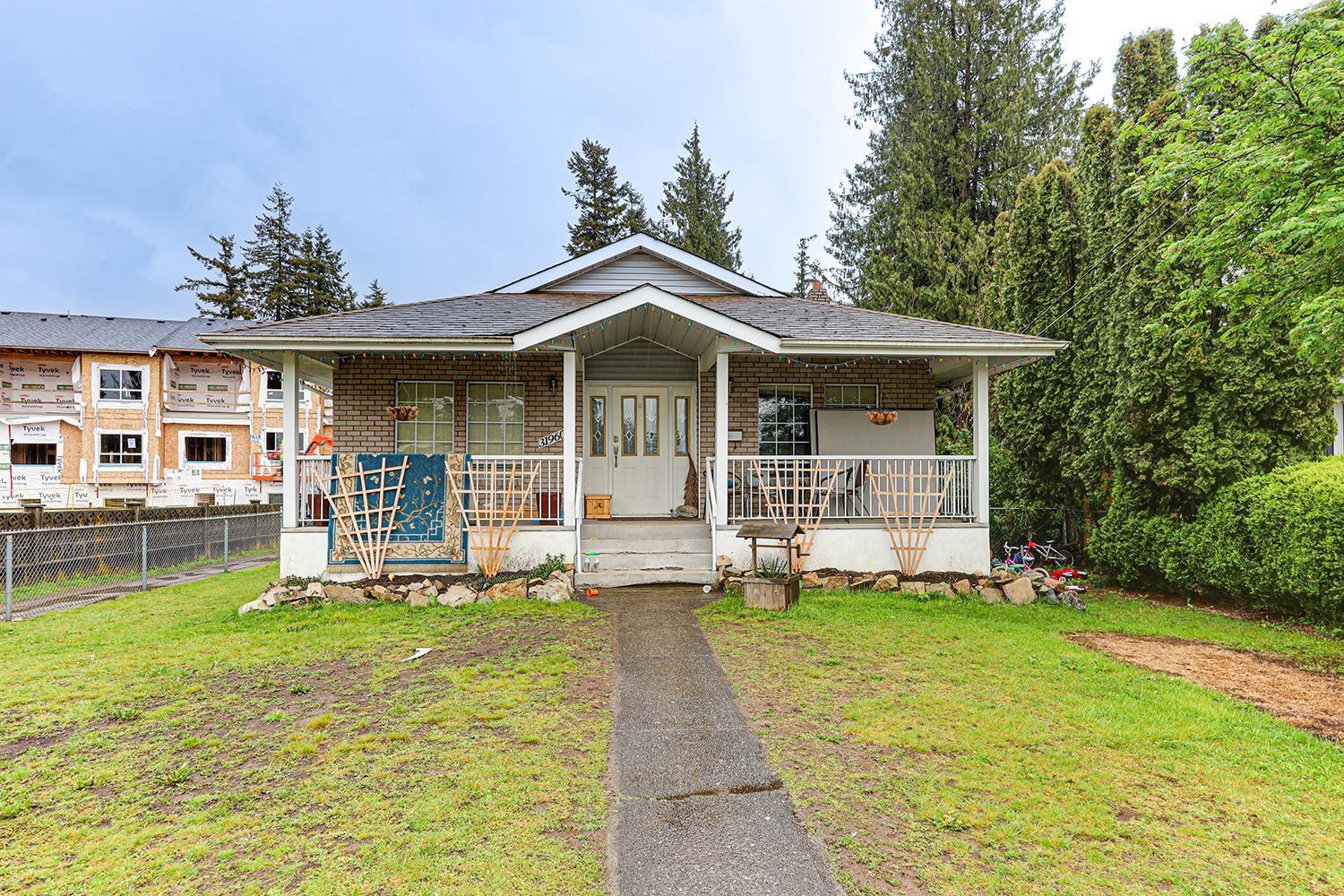 31960 Royal Crescent, Abbotsford, British Columbia  V2T 2J3 - Photo 2 - R3014164