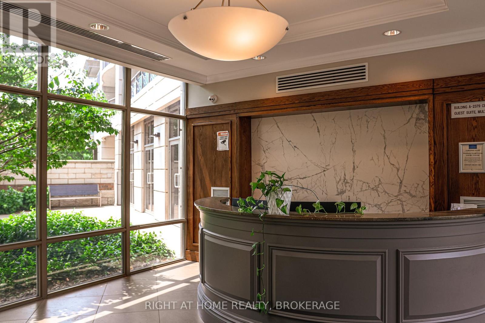 809 - 2391 Central Park Drive, Oakville, Ontario  L6H 0E3 - Photo 4 - W12210486