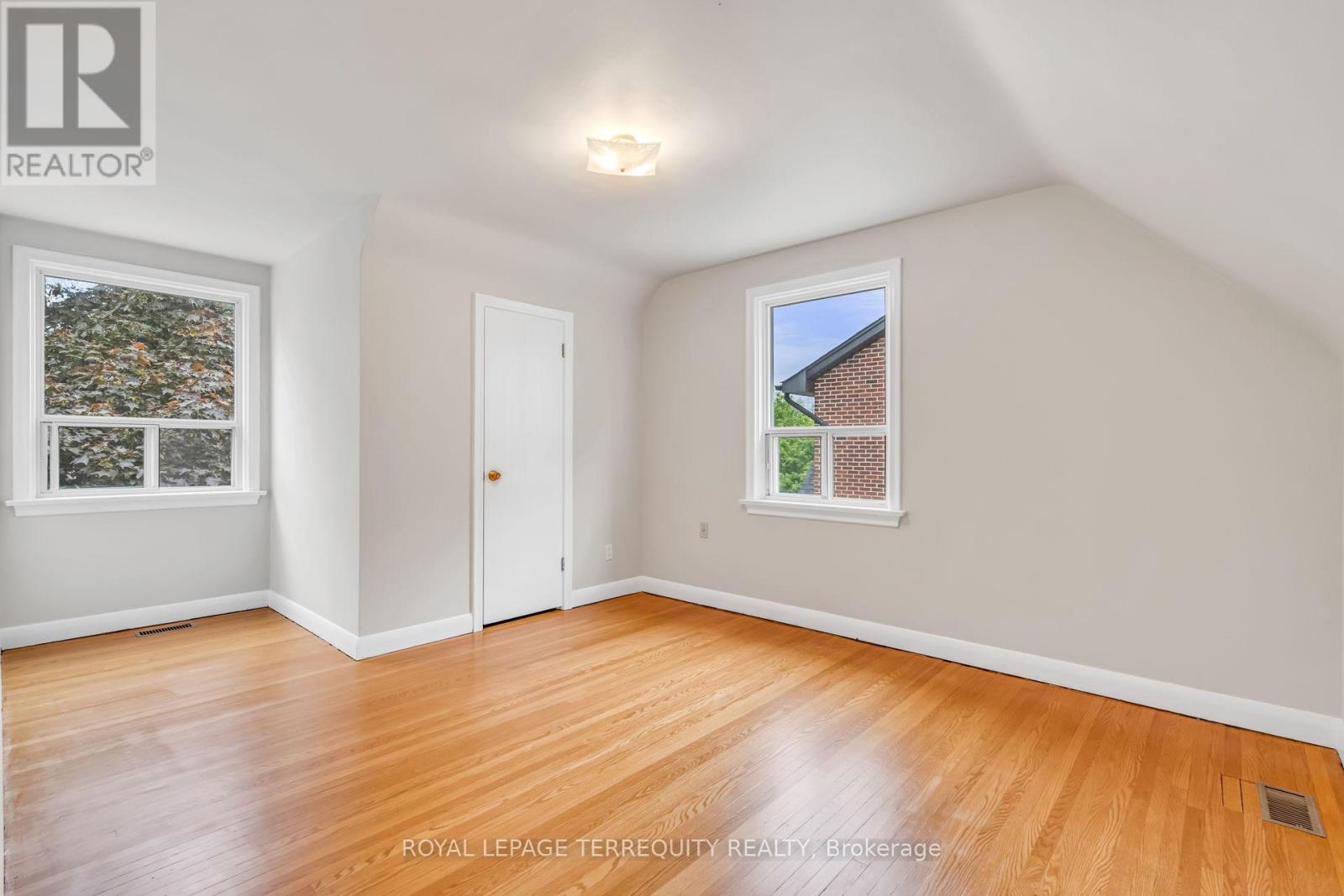 15 Vassar Drive, Toronto, Ontario  M9B 5E9 - Photo 16 - W12211999