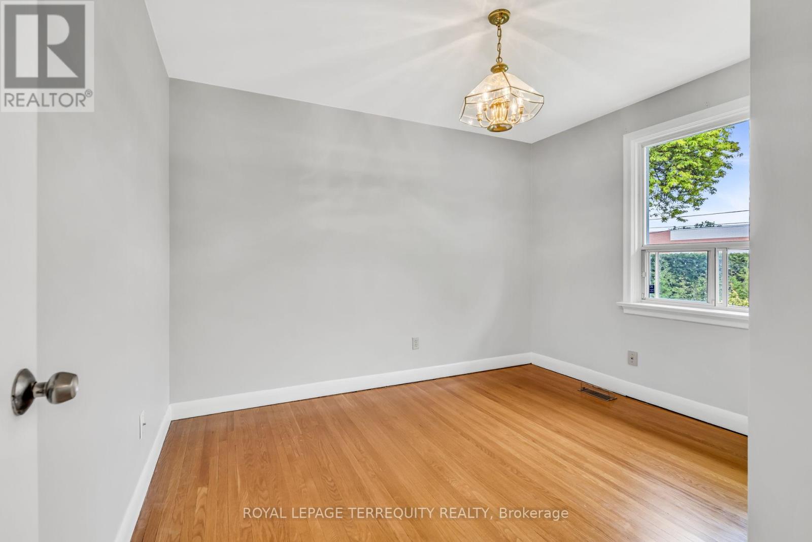 15 Vassar Drive, Toronto, Ontario  M9B 5E9 - Photo 22 - W12211999