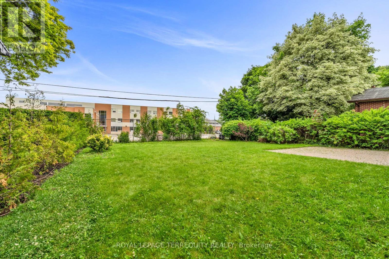 15 Vassar Drive, Toronto, Ontario  M9B 5E9 - Photo 33 - W12211999