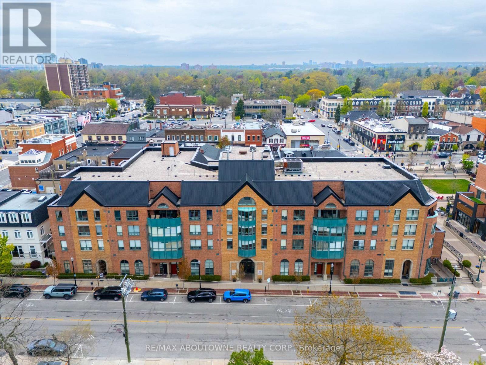 404 - 185 Robinson Street, Oakville, Ontario  L6J 7P6 - Photo 3 - W12212021