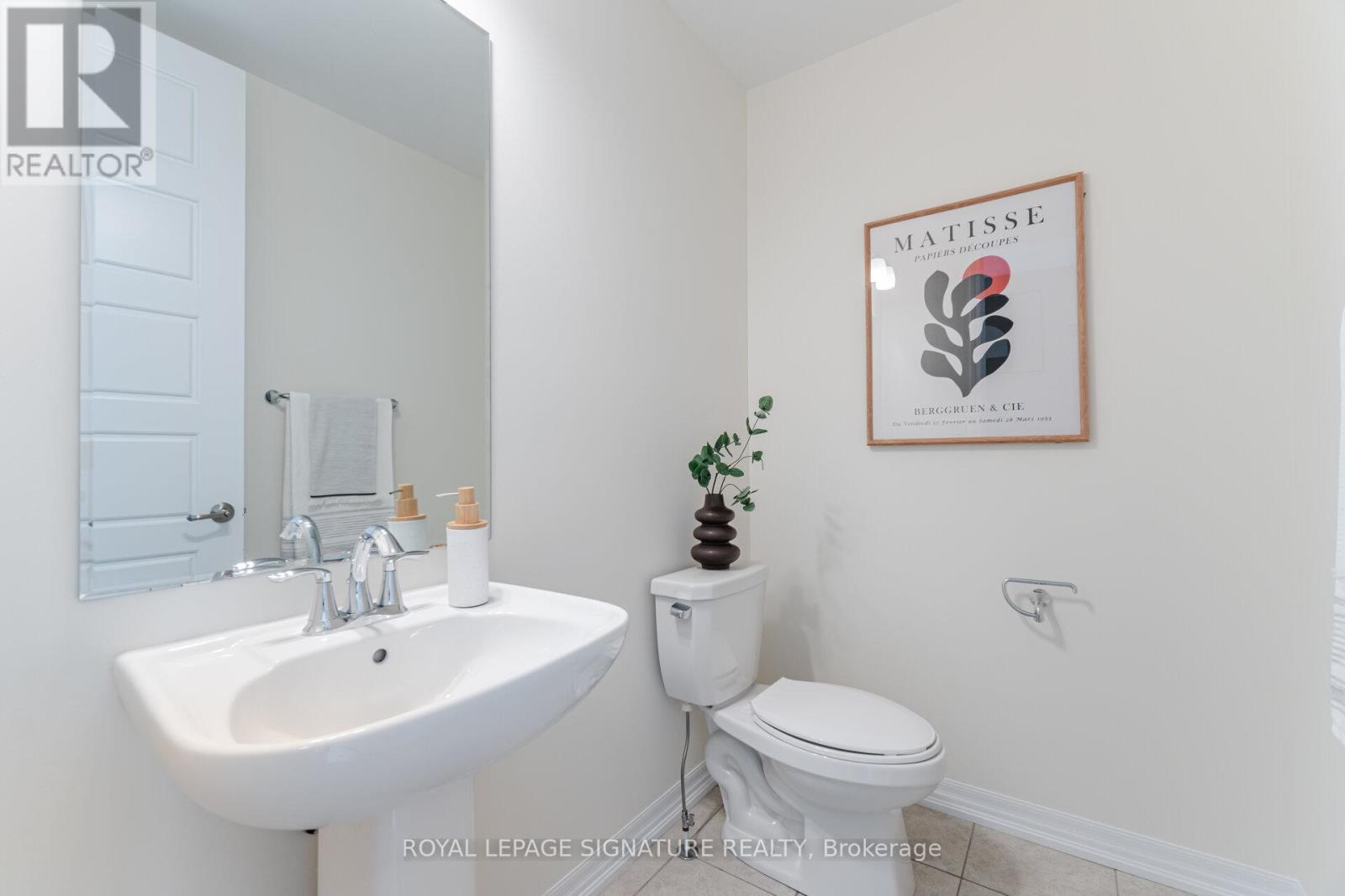 242 Harold Dent Trail, Oakville (Go Glenorchy), Ontario  L6M 1S2 - Photo 25 - W12212025