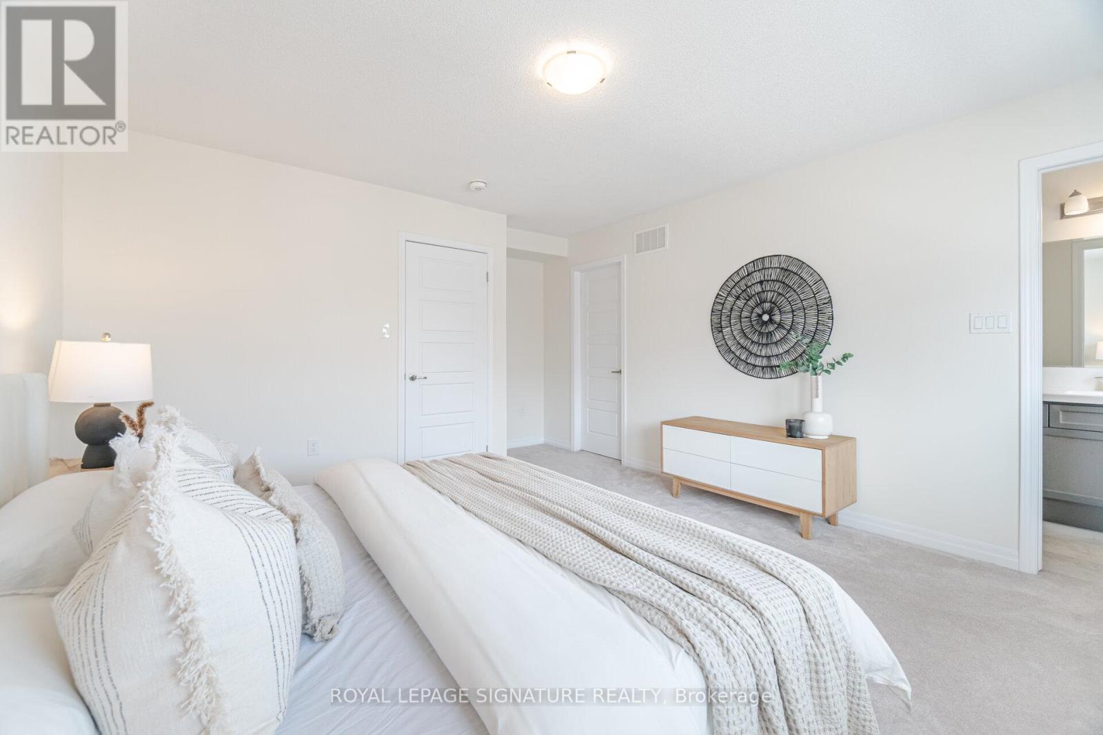 242 Harold Dent Trail, Oakville (Go Glenorchy), Ontario  L6M 1S2 - Photo 34 - W12212025