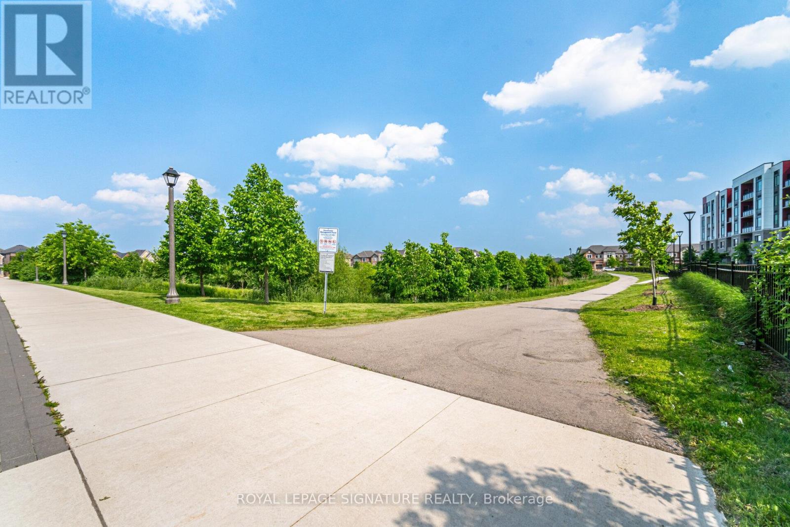 242 Harold Dent Trail, Oakville (Go Glenorchy), Ontario  L6M 1S2 - Photo 44 - W12212025
