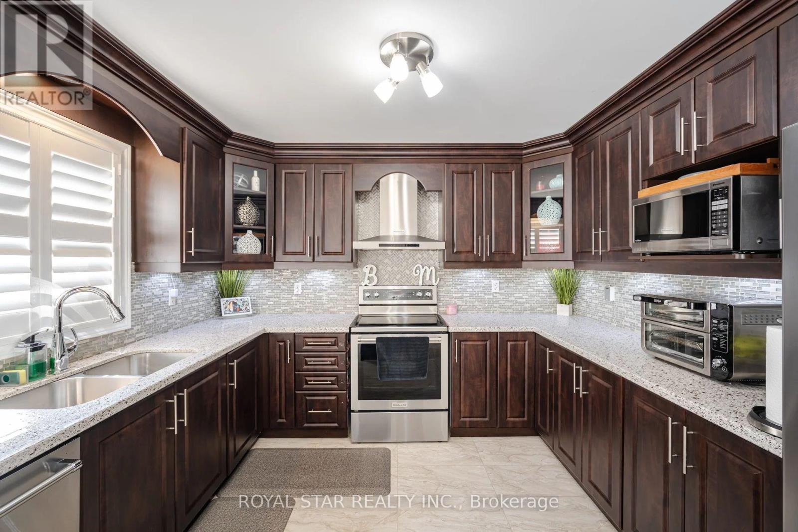 144 Barleyfield Road, Brampton (Sandringham-Wellington), Ontario  L6R 2K3 - Photo 17 - W12212030