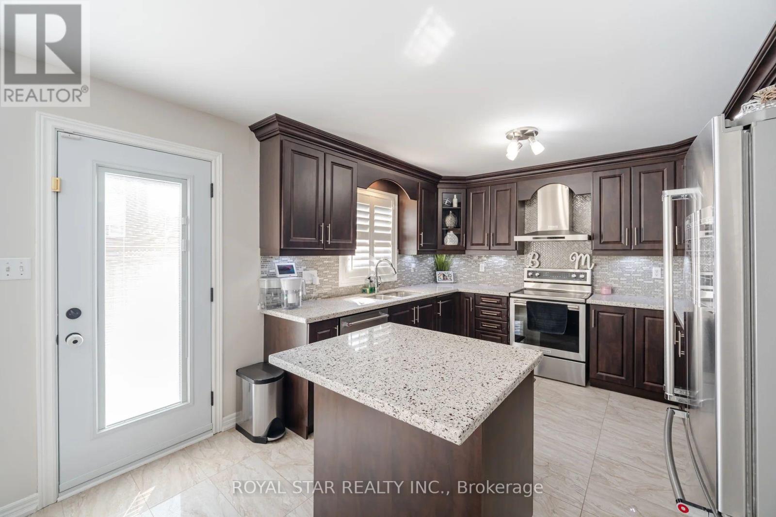 144 Barleyfield Road, Brampton (Sandringham-Wellington), Ontario  L6R 2K3 - Photo 18 - W12212030