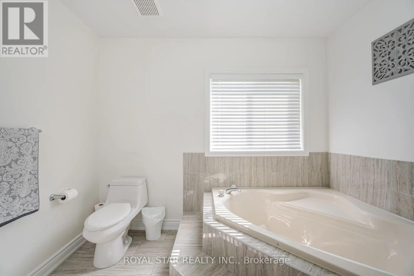 144 Barleyfield Road, Brampton (Sandringham-Wellington), Ontario  L6R 2K3 - Photo 35 - W12212030
