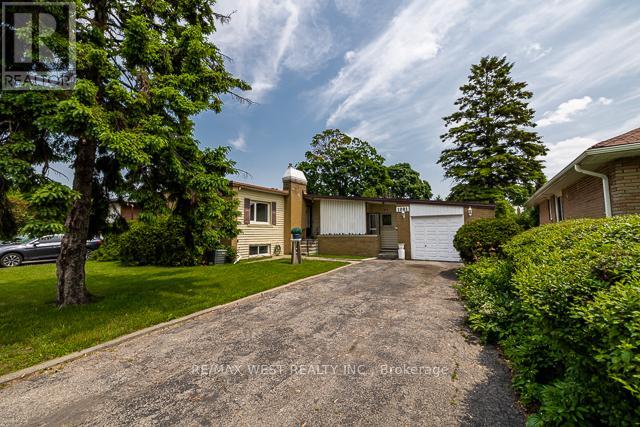1081 Islington Avenue, Toronto, Ontario  M8Z 4R8 - Photo 1 - W12212047