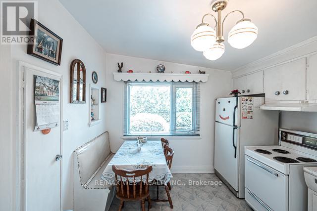 1081 Islington Avenue, Toronto, Ontario  M8Z 4R8 - Photo 21 - W12212047