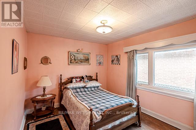 1081 Islington Avenue, Toronto, Ontario  M8Z 4R8 - Photo 24 - W12212047