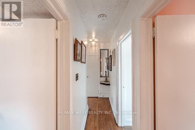 1081 Islington Avenue, Toronto, Ontario  M8Z 4R8 - Photo 29 - W12212047