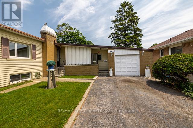 1081 Islington Avenue, Toronto, Ontario  M8Z 4R8 - Photo 3 - W12212047