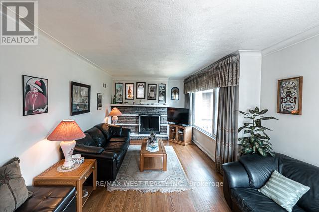 1081 Islington Avenue, Toronto, Ontario  M8Z 4R8 - Photo 37 - W12212047