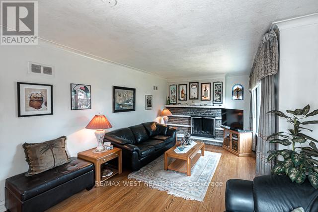 1081 Islington Avenue, Toronto, Ontario  M8Z 4R8 - Photo 38 - W12212047