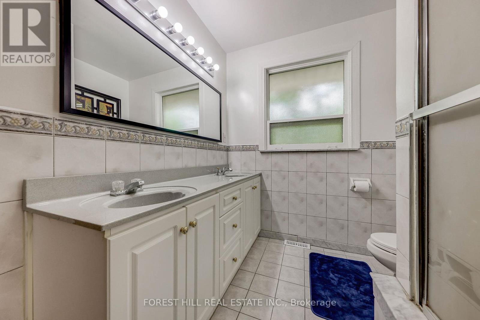 89 Portage Avenue, Toronto (Humberlea-Pelmo Park), Ontario  M9N 3H2 - Photo 16 - W12212067