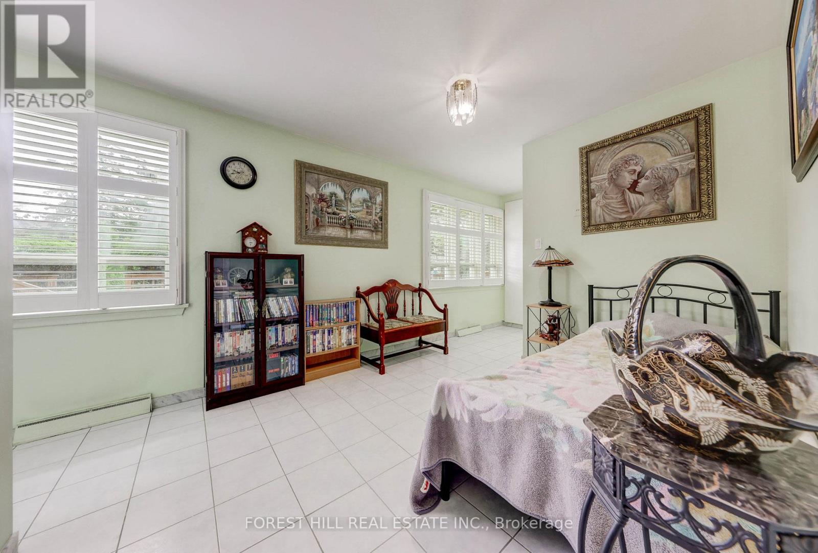 89 Portage Avenue, Toronto (Humberlea-Pelmo Park), Ontario  M9N 3H2 - Photo 17 - W12212067