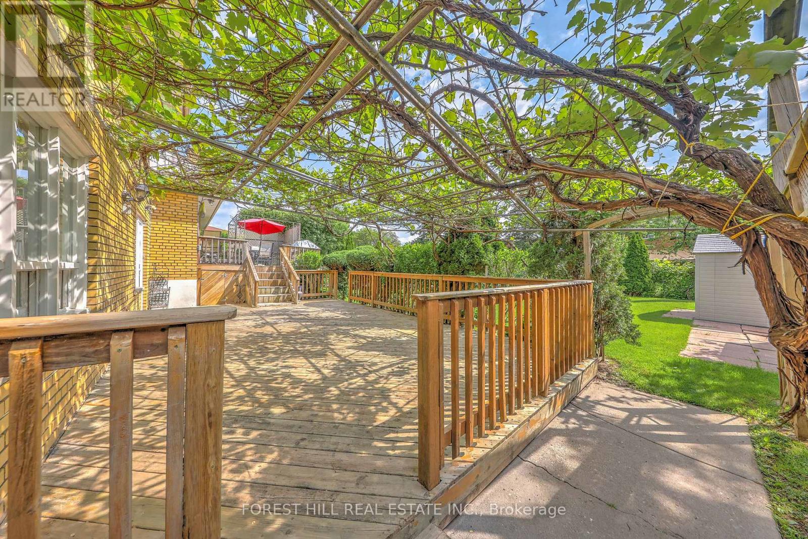 89 Portage Avenue, Toronto (Humberlea-Pelmo Park), Ontario  M9N 3H2 - Photo 25 - W12212067