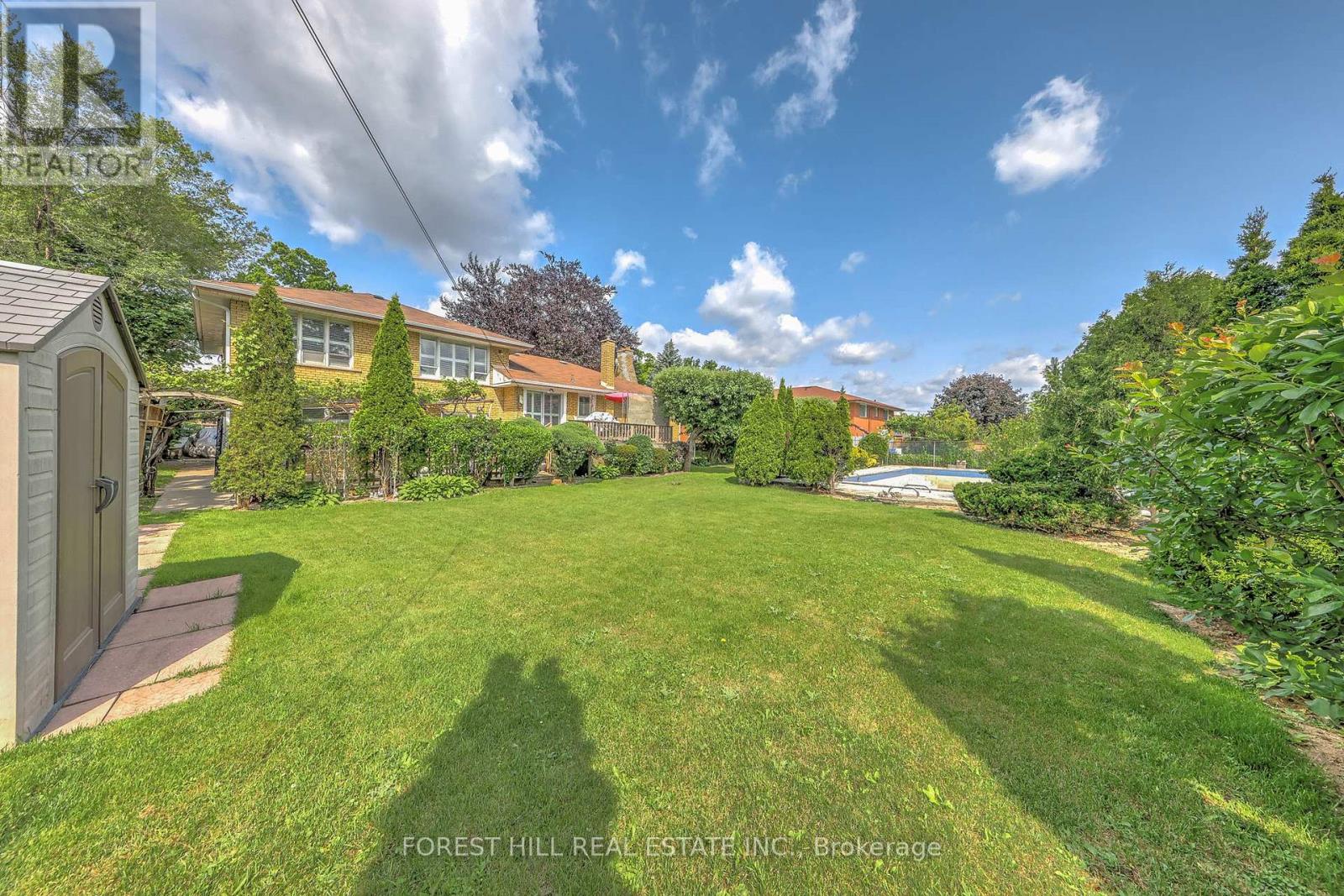 89 Portage Avenue, Toronto (Humberlea-Pelmo Park), Ontario  M9N 3H2 - Photo 32 - W12212067